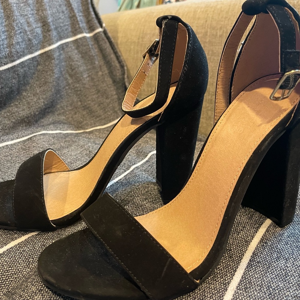 Black heels nwt